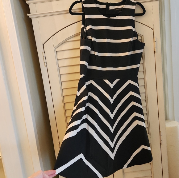 Banana Republic TATUM Linen Black White GORGEOUS Dress Geometric Dress, Sz 14 - Picture 2 of 8